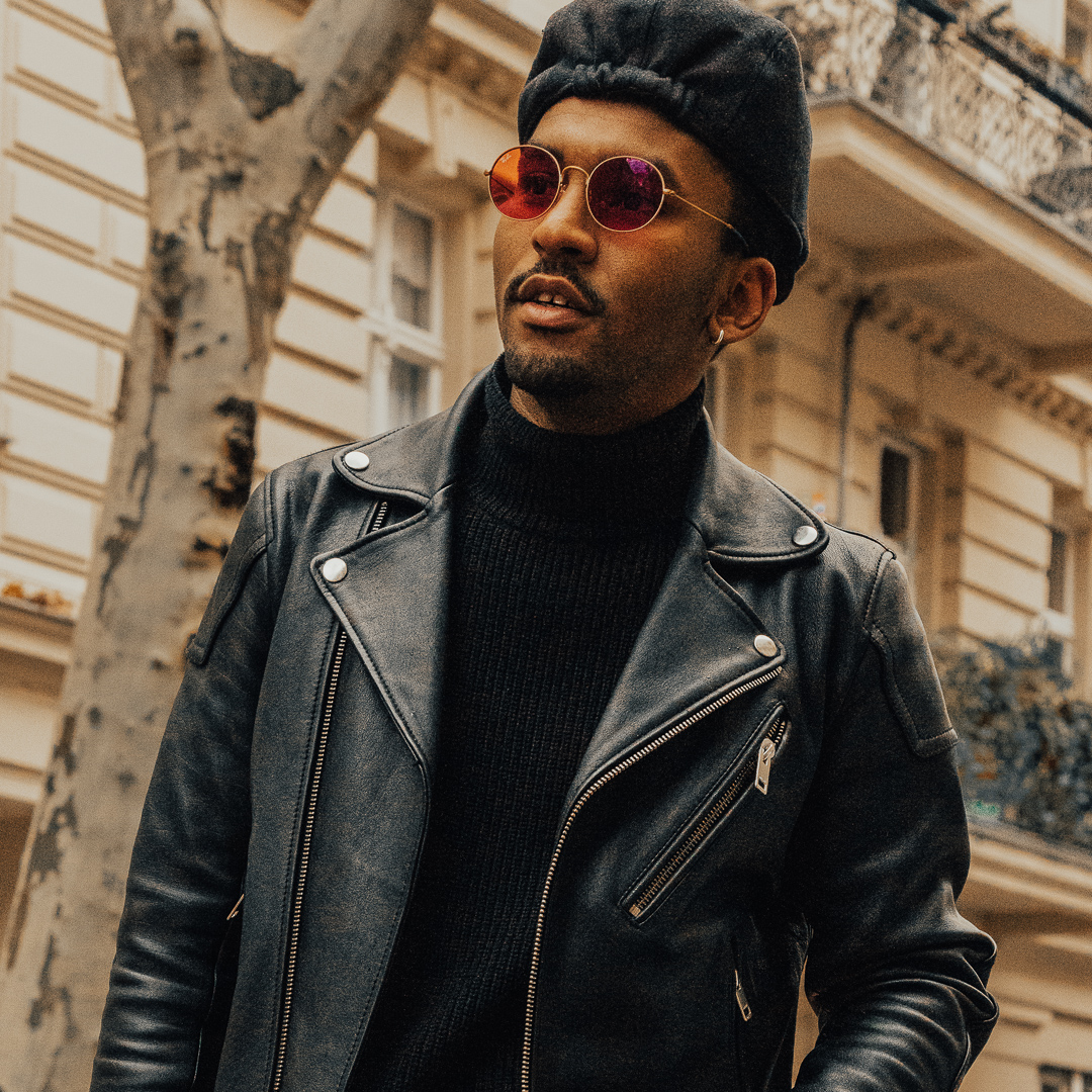 Sug -Sean Travels to barcelona with Paula Potry, Tiia Potry and Seabastian