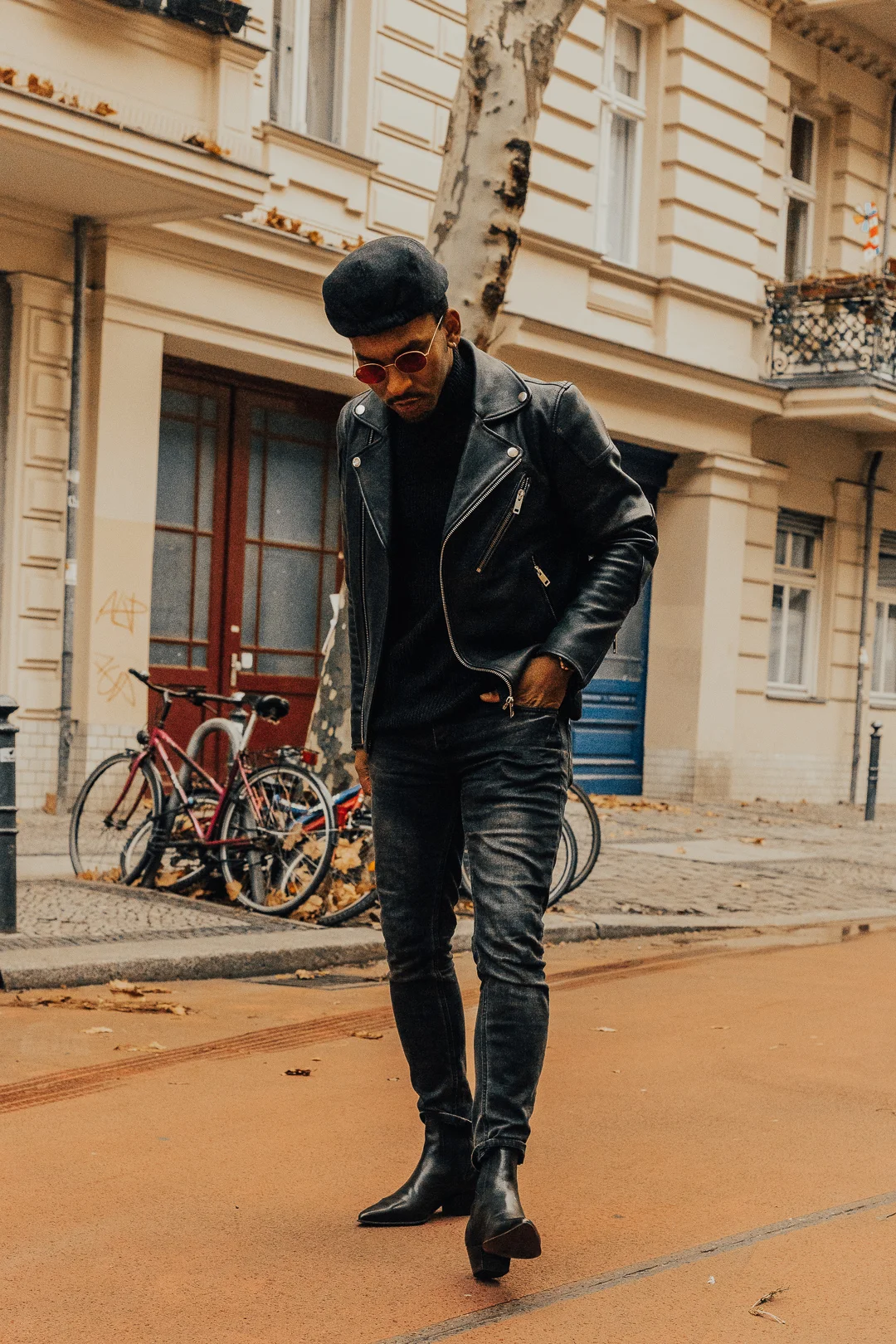  Sug -Sean Travels to barcelona with Paula Potry, Tiia Potry and Seabastian 
