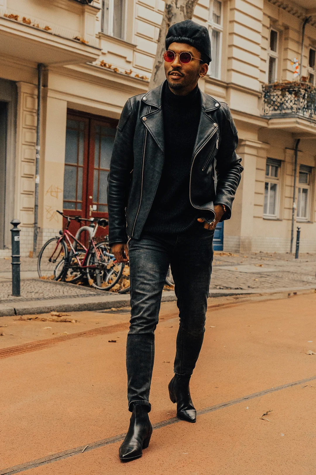  Sug -Sean Travels to barcelona with Paula Potry, Tiia Potry and Seabastian 
