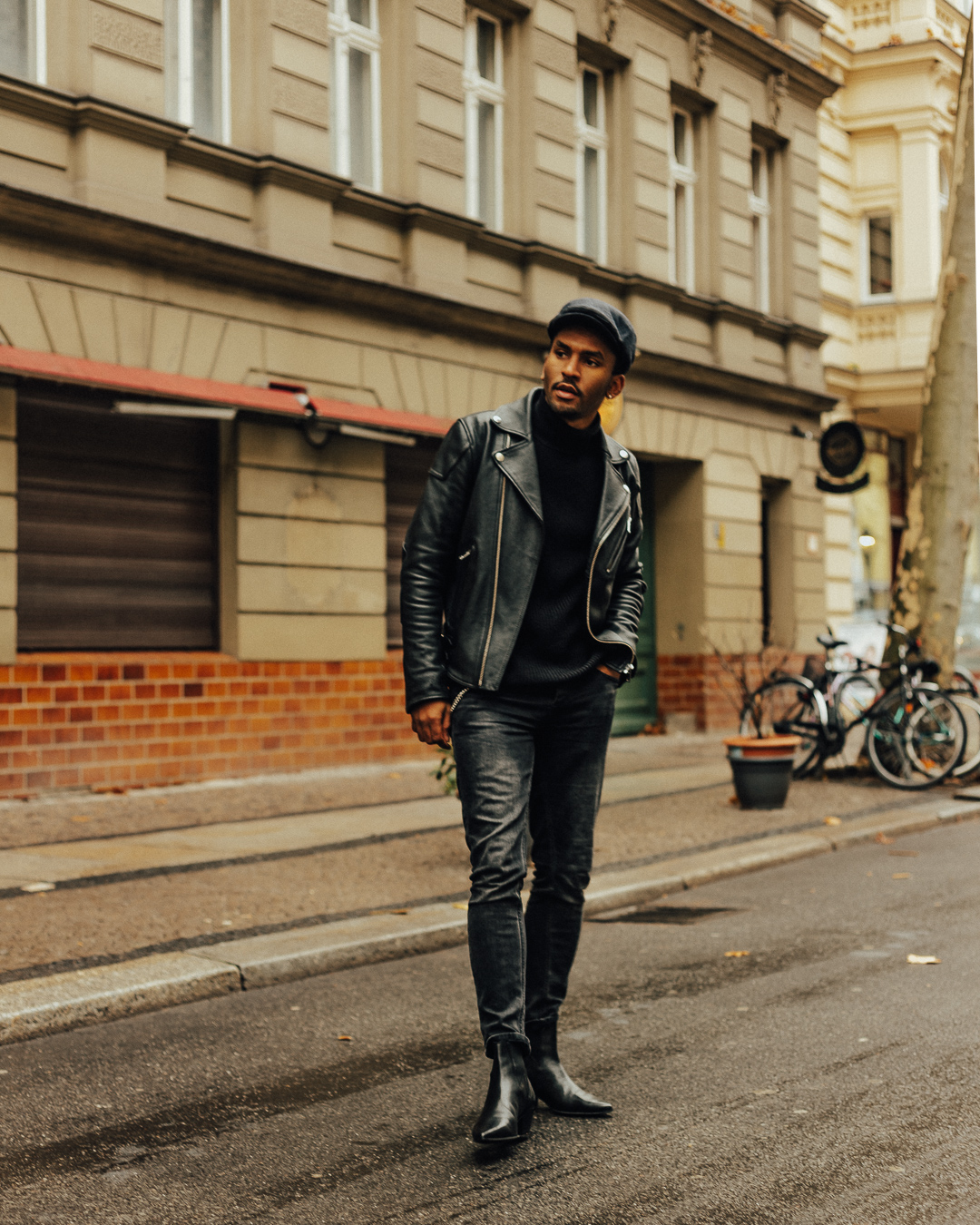  Sug -Sean Travels to barcelona with Paula Potry, Tiia Potry and Seabastian 