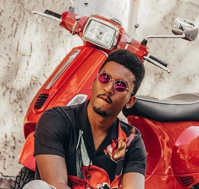 Sug Sean motobike, raybans