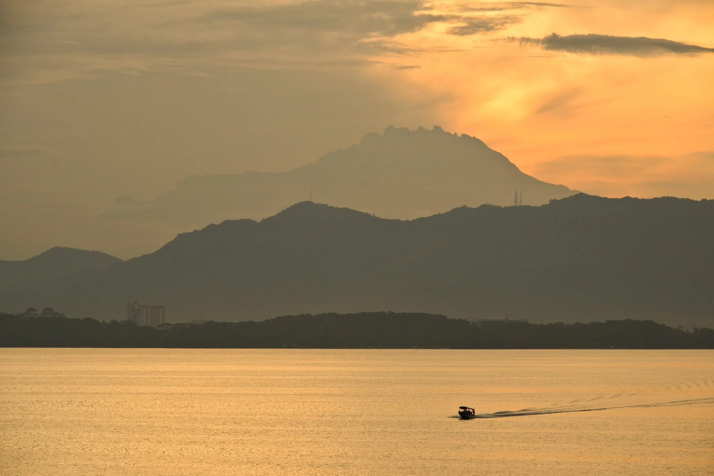 Gaya Island Resort, Mount Kinabalu view2.jpg