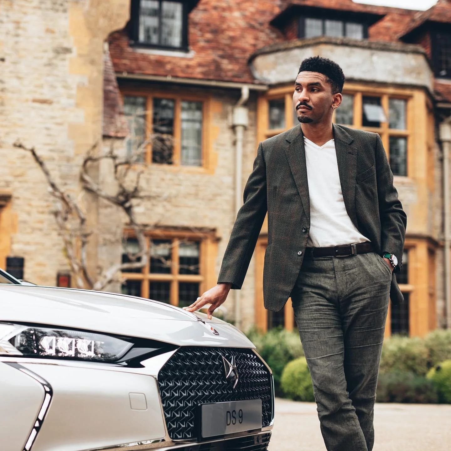 What a lovely evening with @ds_uk touring the countrysides of Oxford in the new #DS9. 

Photos by @andyforduk