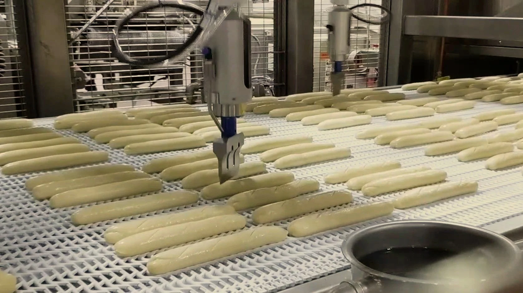 The Guide to End of Arm Tooling for Industrial Bakeries