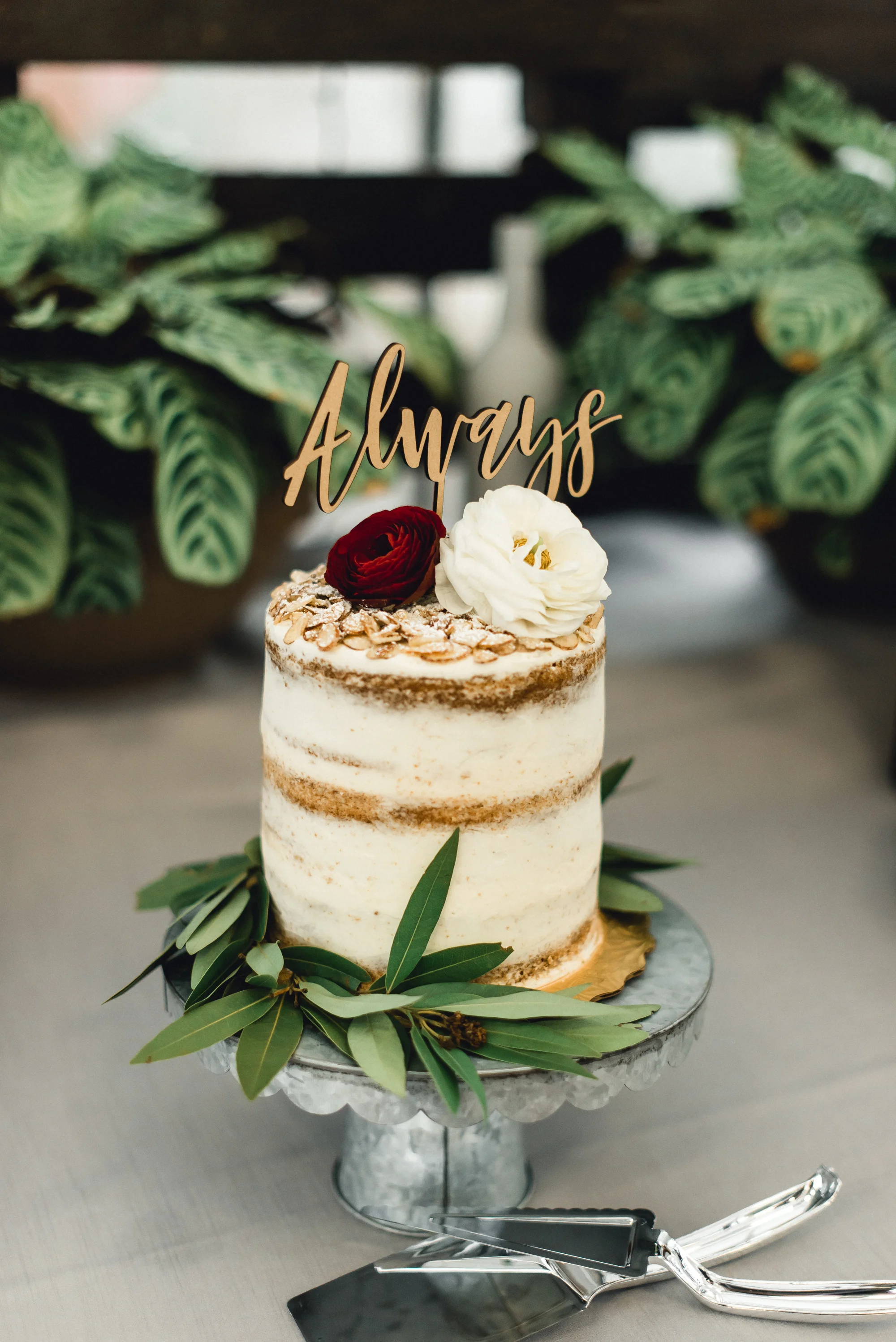 quality-gardens-valencia-wedding-cake.jpg