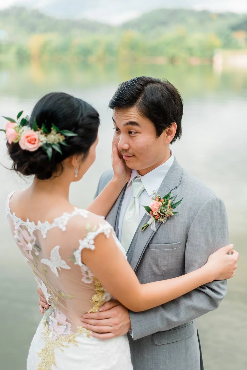 choderwood-pittsburgh-riverfront-diy-romantic-wedding0016.jpg