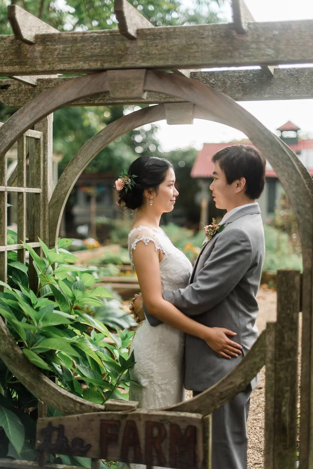 choderwood-pittsburgh-riverfront-diy-romantic-wedding0021.jpg