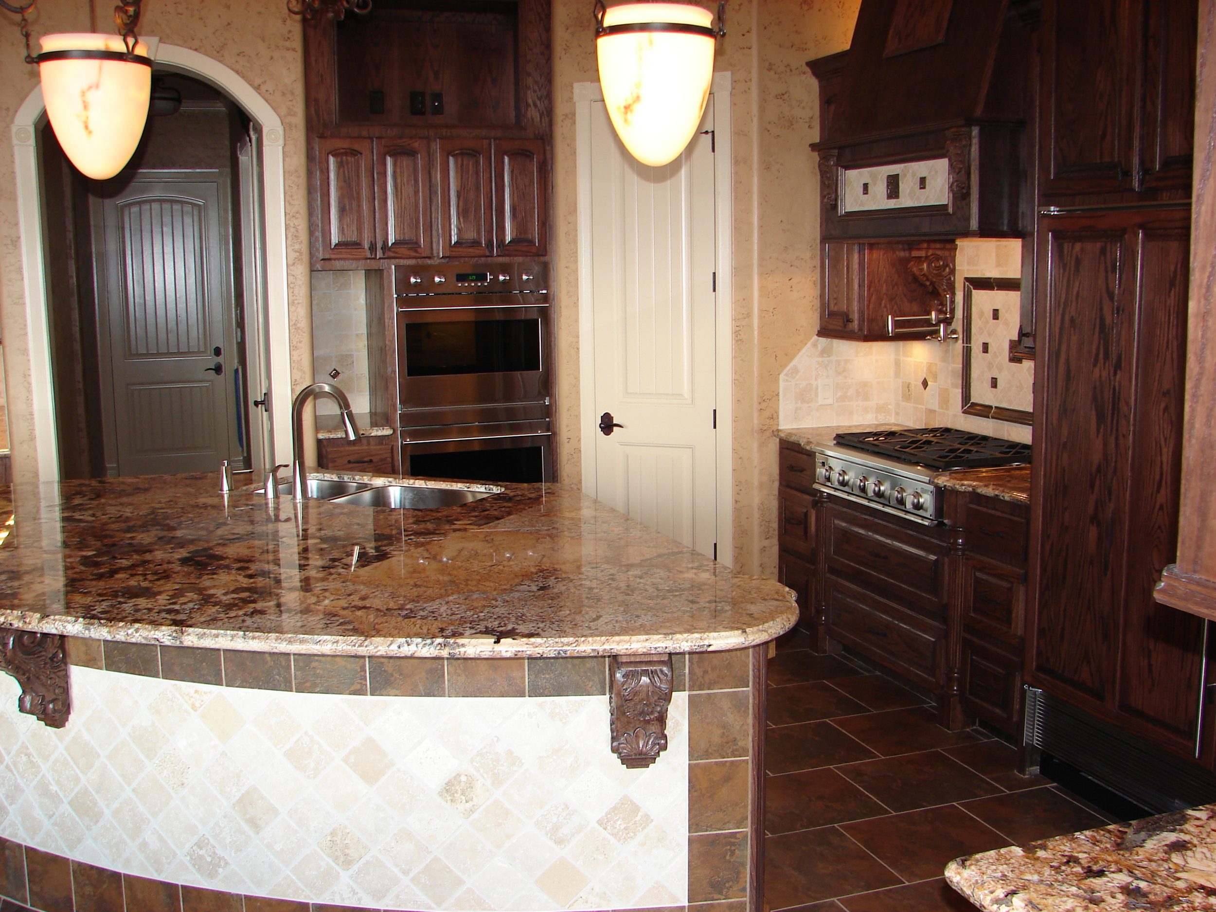 kitchen H.JPG