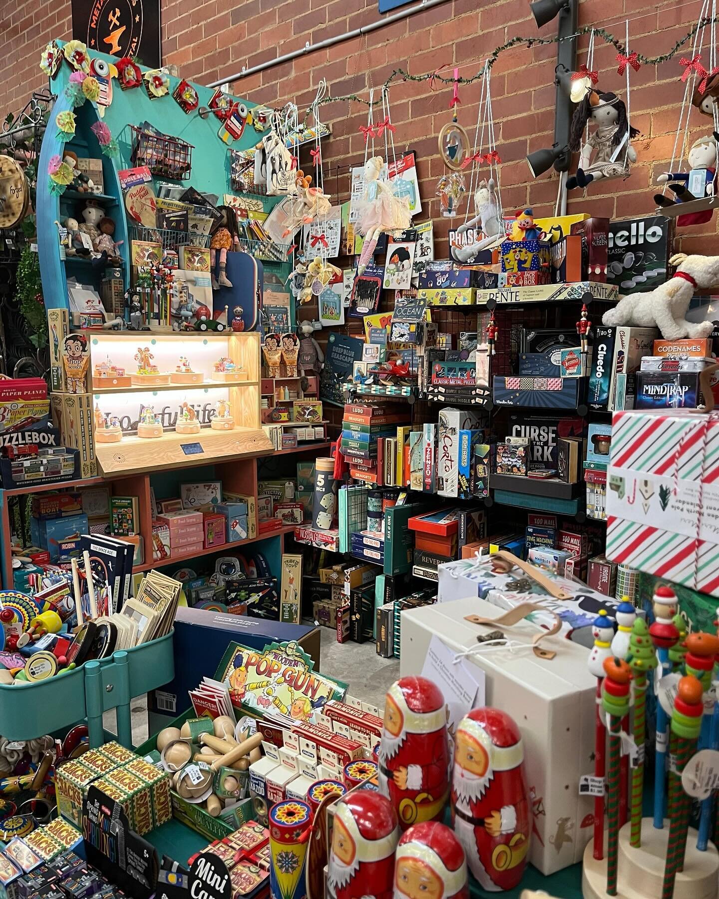 Discover the perfect Christmas gifts at The Vintage Toy Box, located within Dirty Janes Canberra. This store is a haven for shoppers in Fyshwick, offering a delightful shopping experience from 10am to 5pm every day of the week and late night shopping