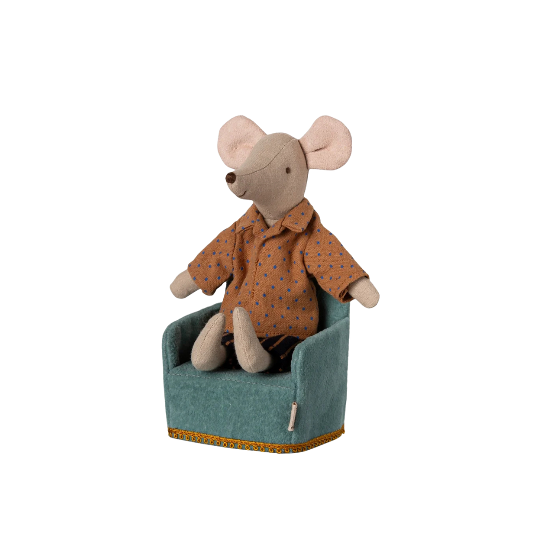 Maileg Miniature chair.png