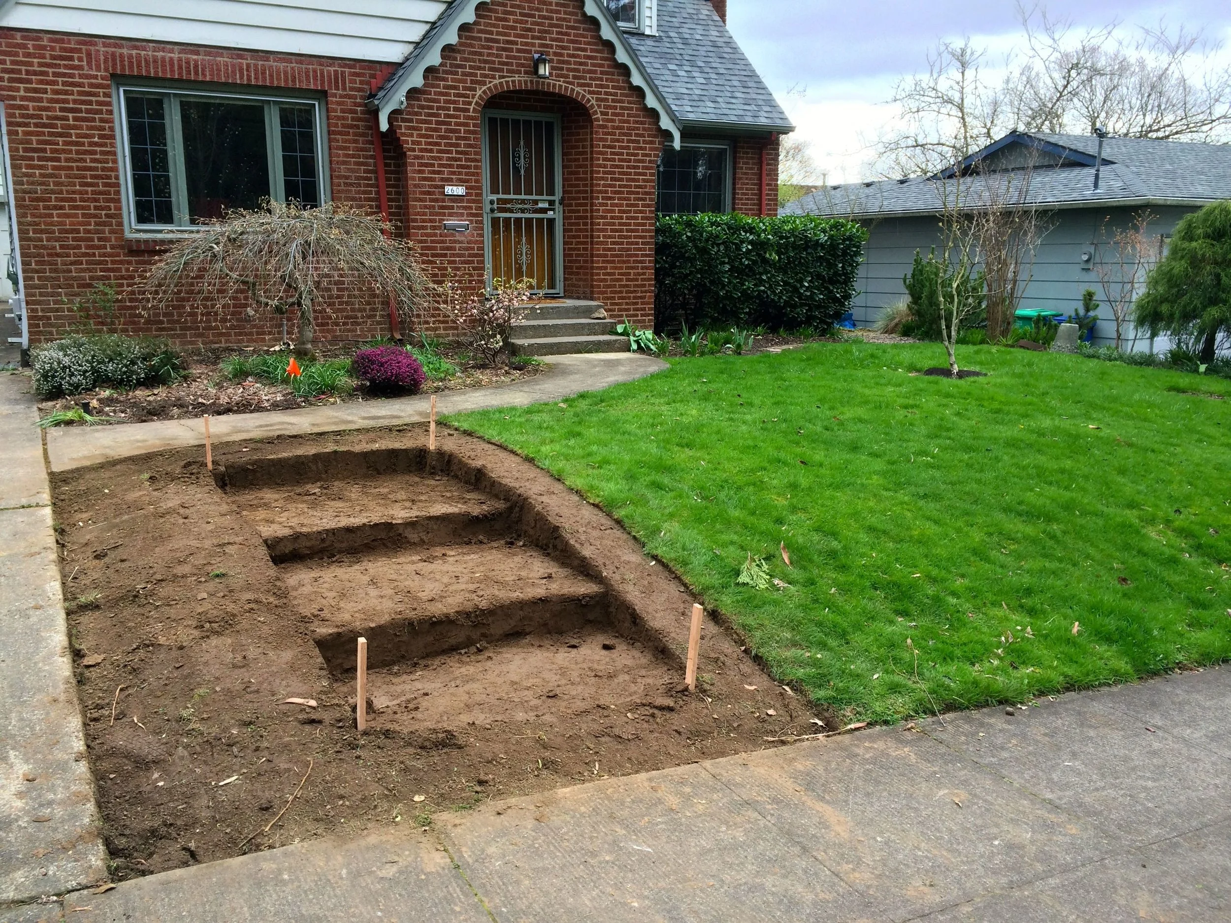 Terraced raised bed: Before