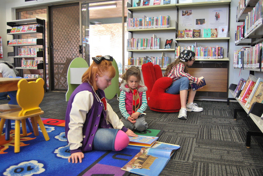 rhymetime, yarraville library - Mamma Knows West