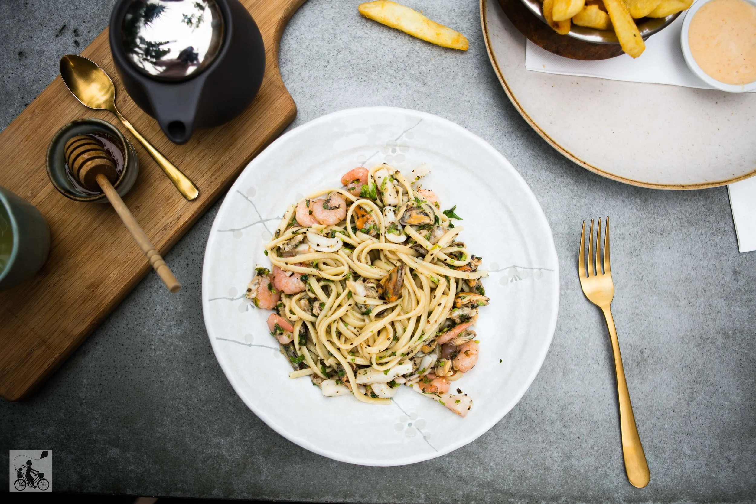 birdcage cafe, altona