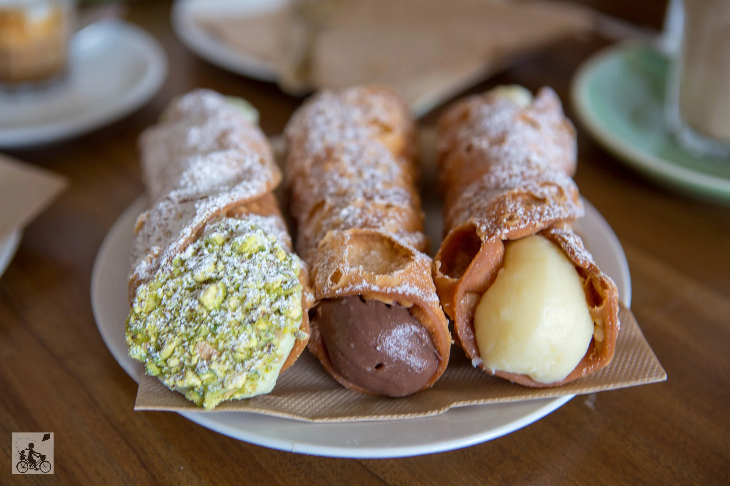 Cannoli Bar   - Mamma Knows West (13 of 22).jpg