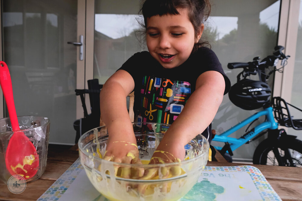 let's make slime - museum at home - mamma knows melbourne