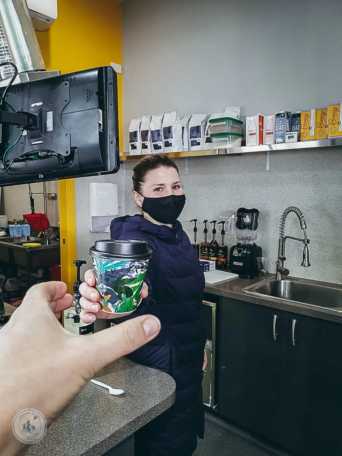 cargo coffee opens and there's FREE coffee!