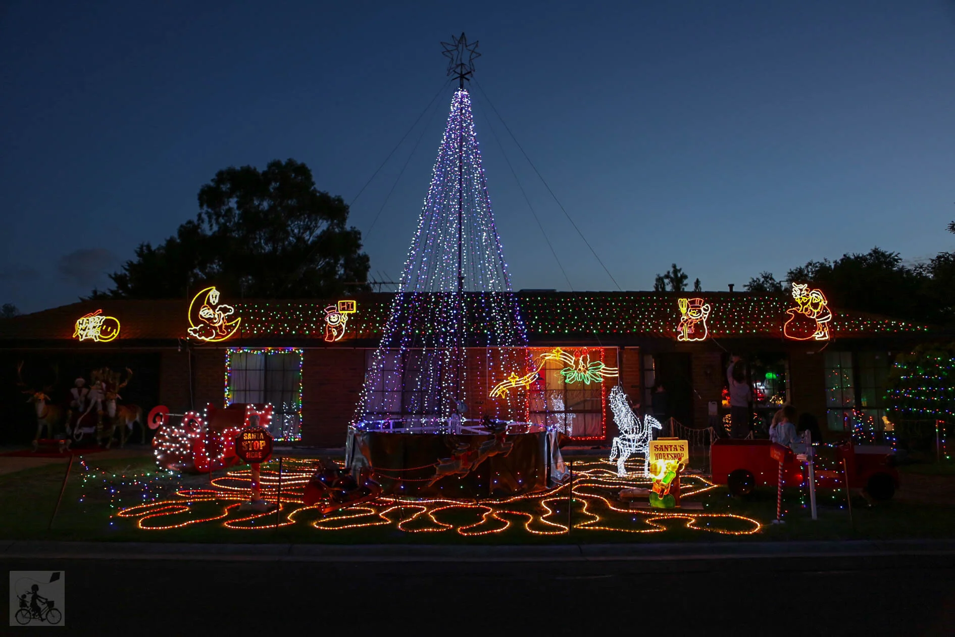 Christmas Lights 2017 MKW -  Mamma Knows West-18.jpg