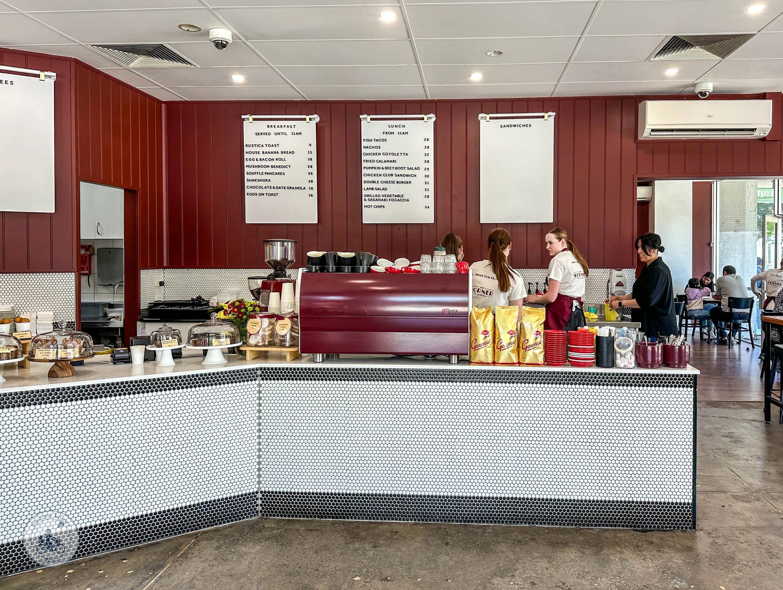the corner of altona cafe, altona