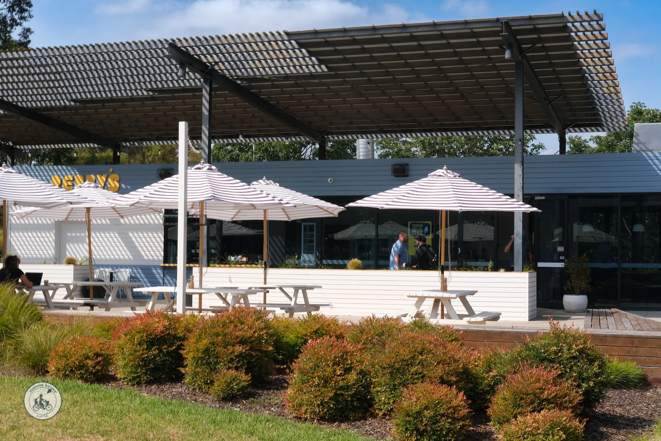 perry's social club, keilor east