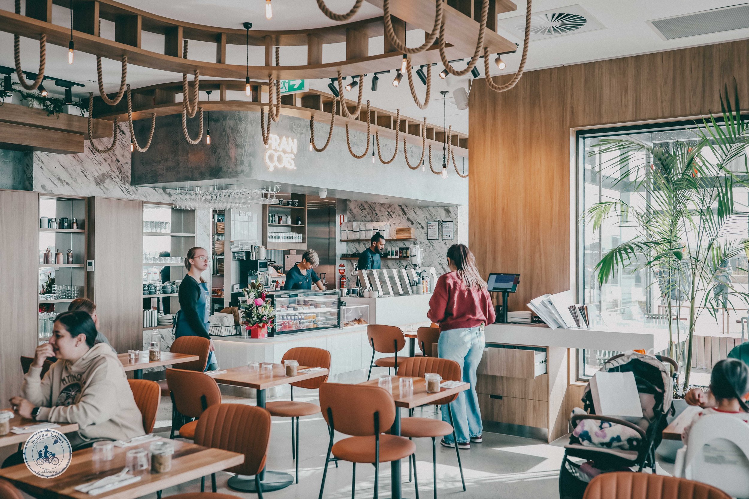 Francois Cafe, Mambourin