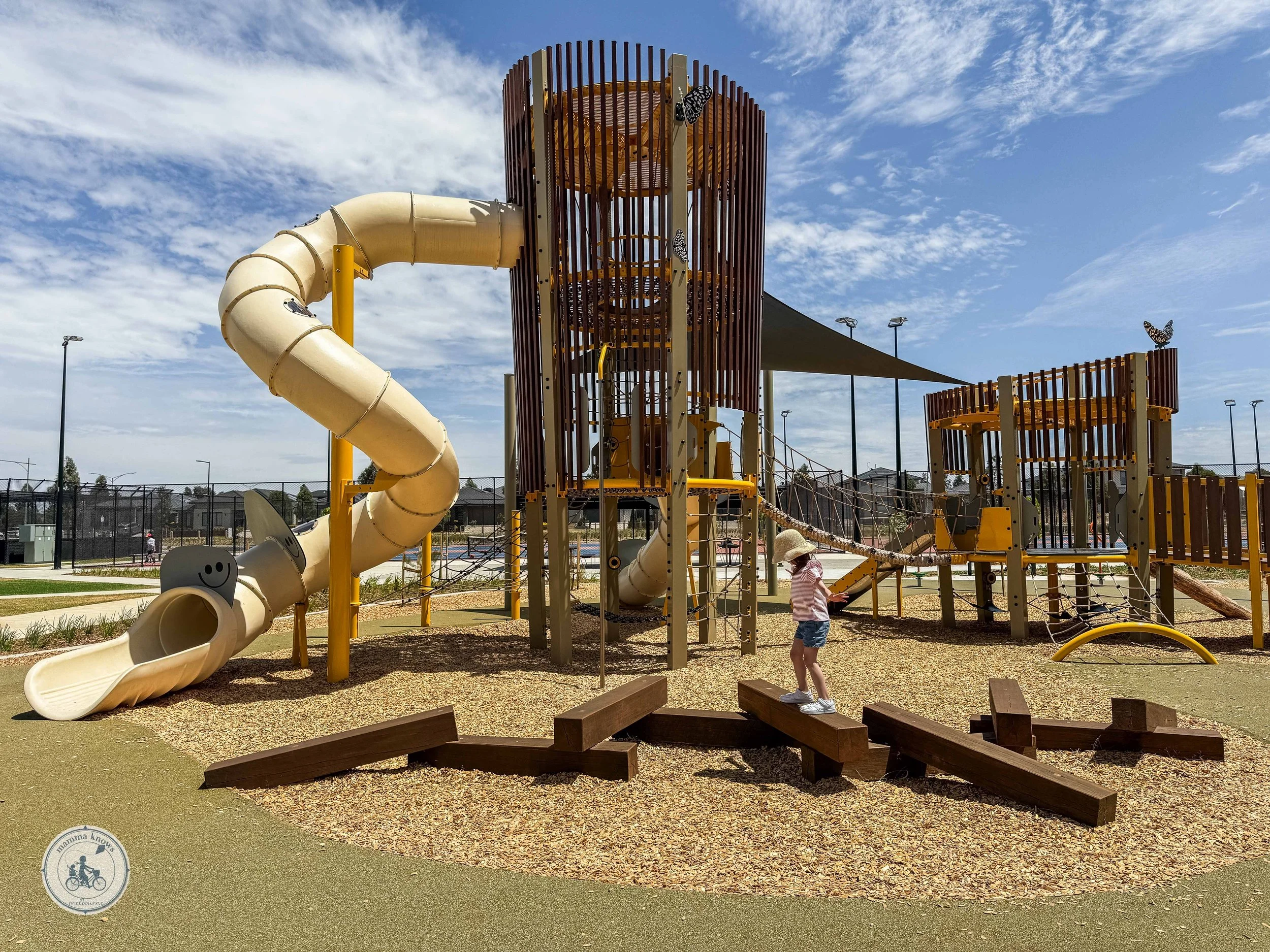 holyoake parade reserve playground, manor lakes