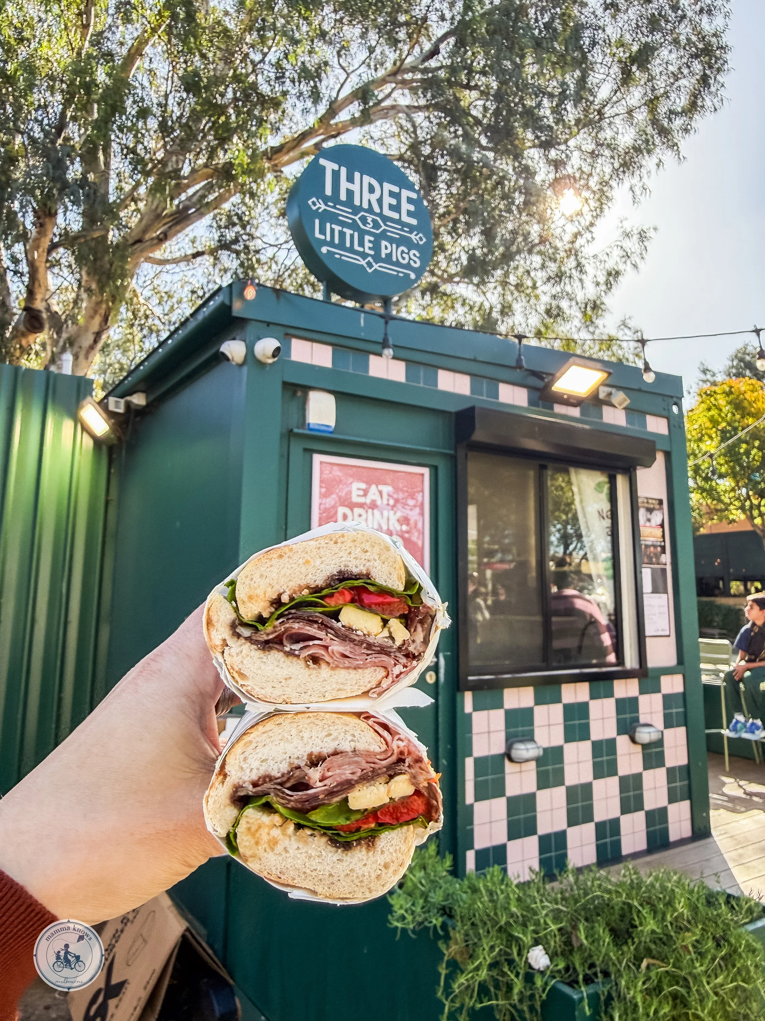 3 little pigs, Werribee