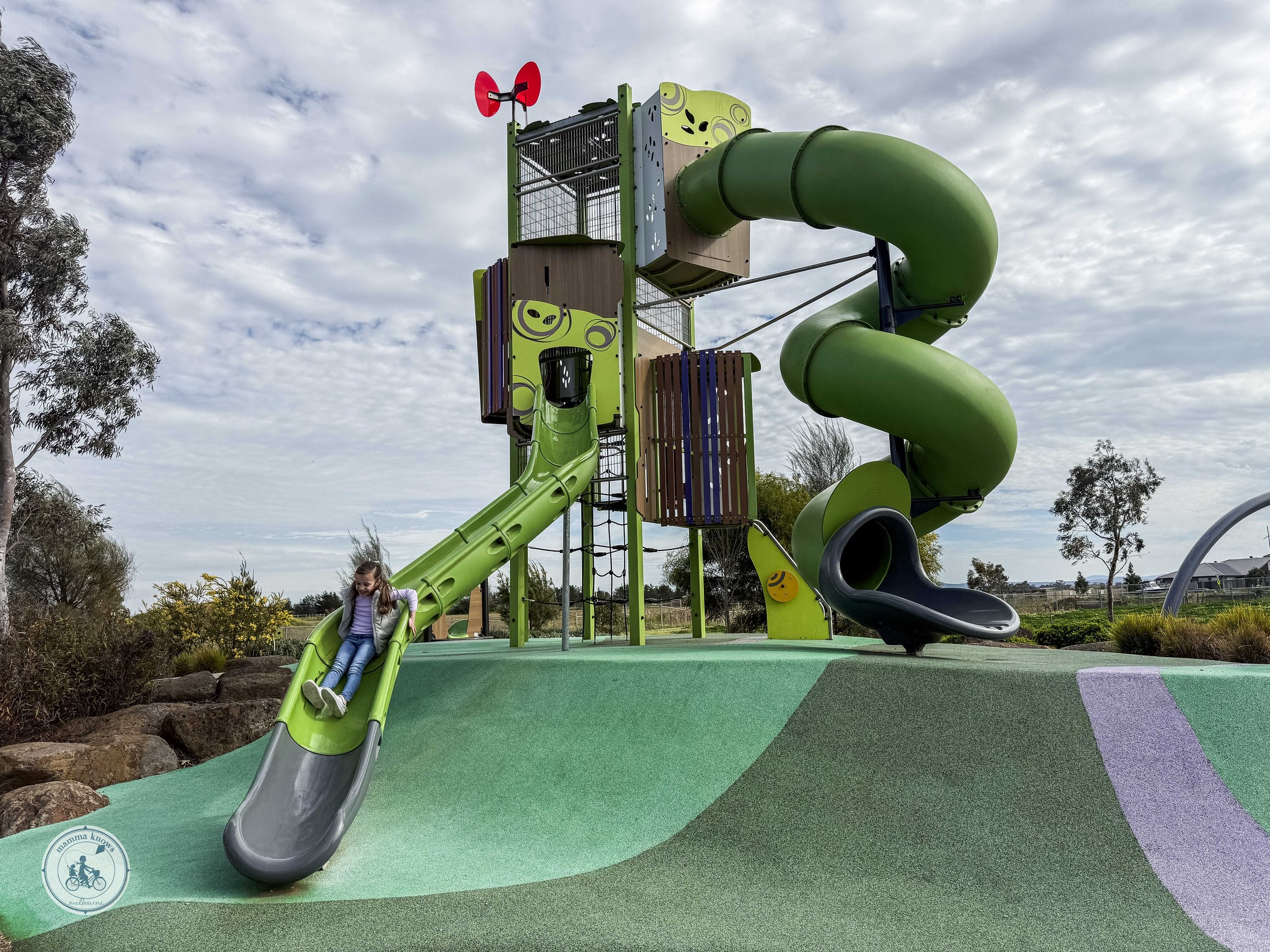friendship place playground, fraser rise