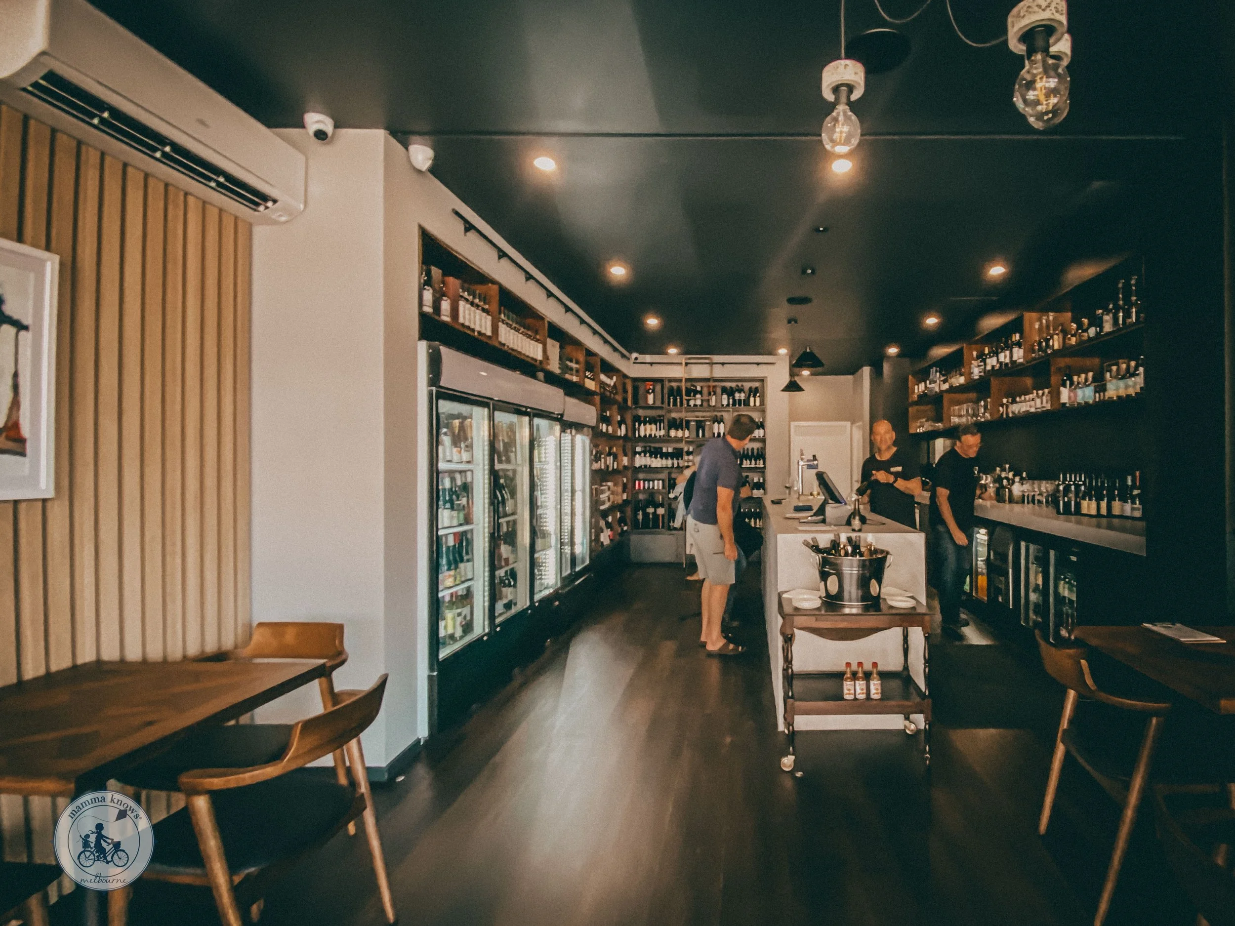 metro wine bar, altona