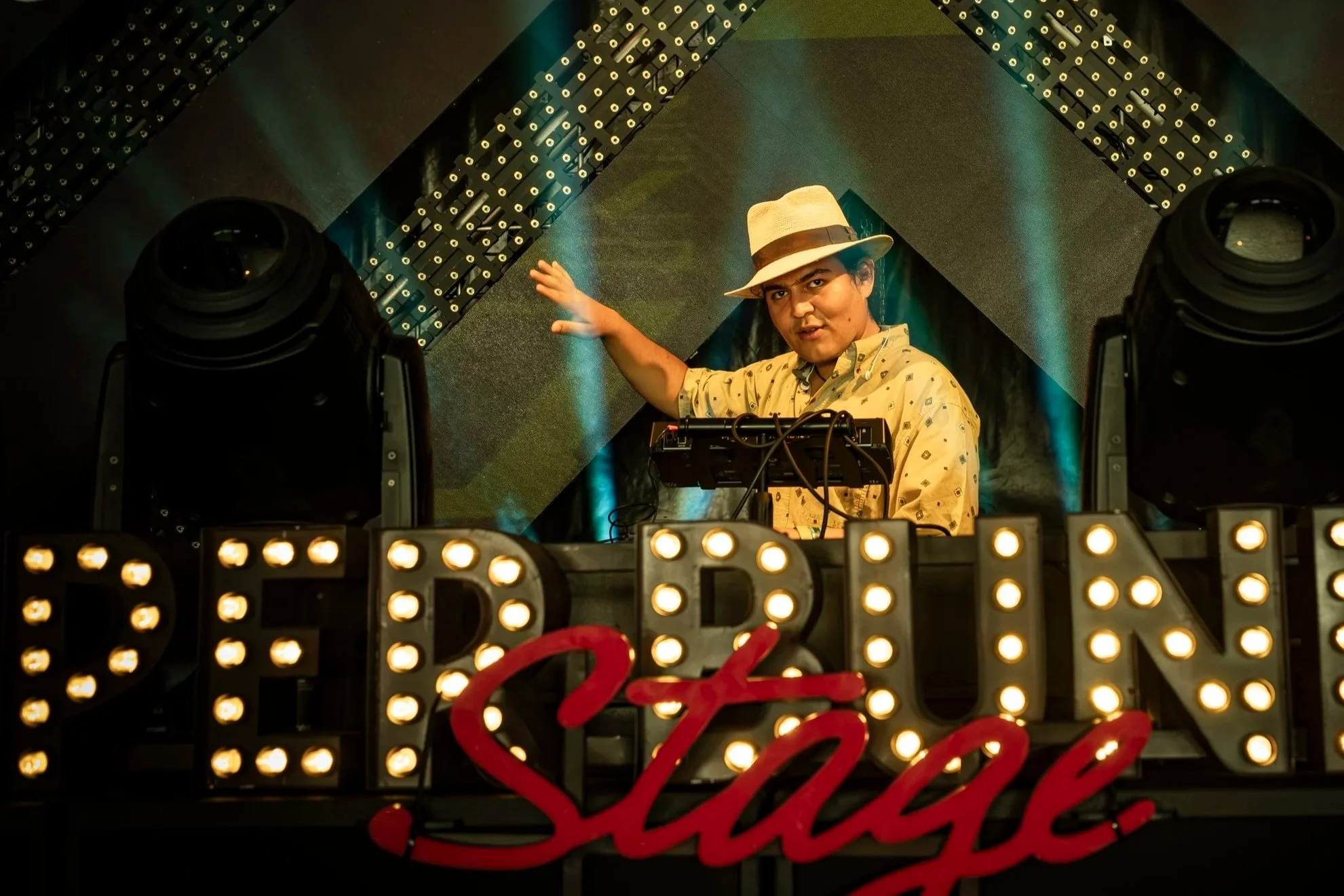 022_aDee_250531_150459__DSF8400-Avec accentuation-Bruit.jpg