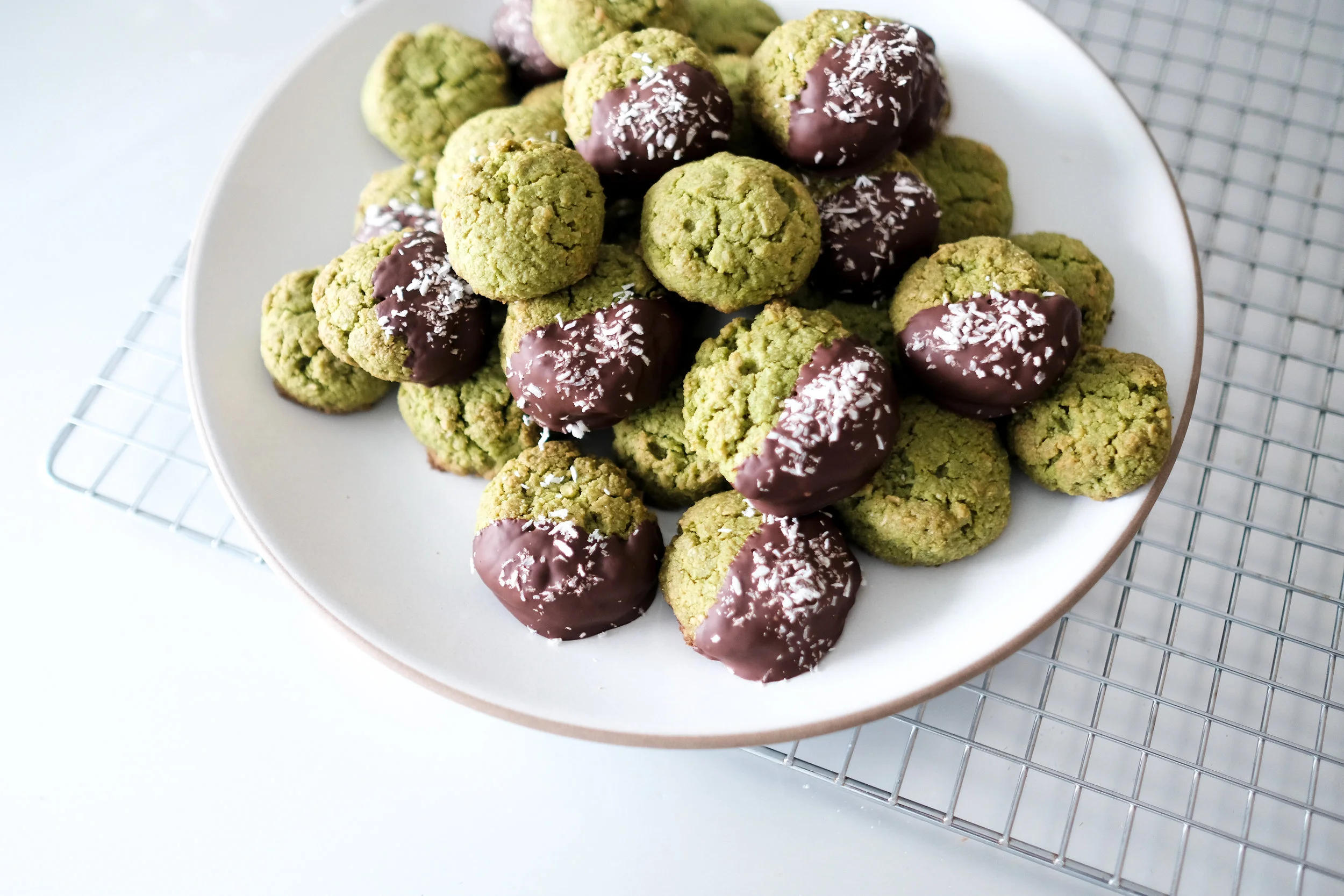 Matcha, Coconut &amp; Almond Cookies ( V + GF ) 