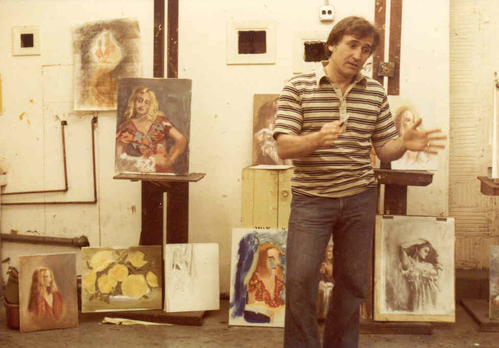 Joe Abbrescia teaching at the Village Art School