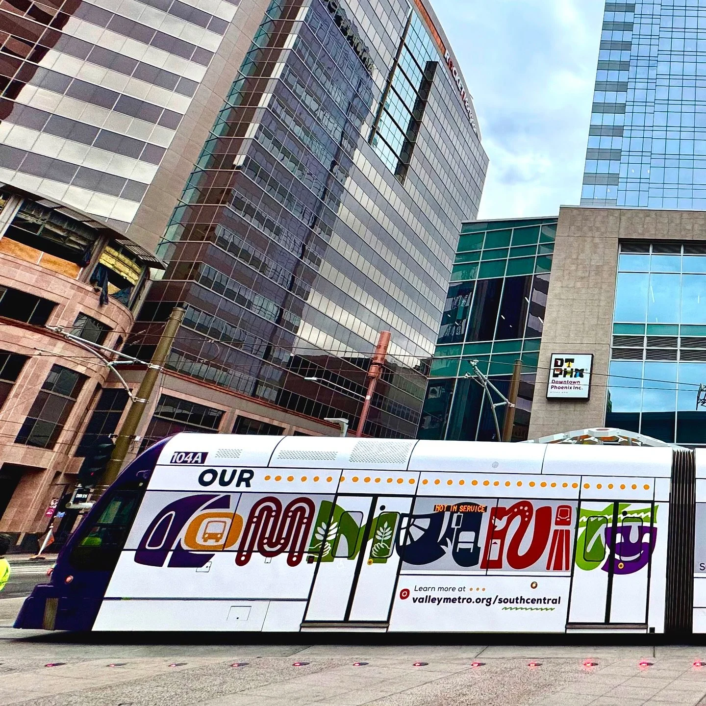 We worked on this branding a long time ago, but it&rsquo;s nice to see it out and about and across the Valley, in both languages. 

@valleymetro does a lot of great work throughout the communities they serve and it was an honor to reflect that as a f