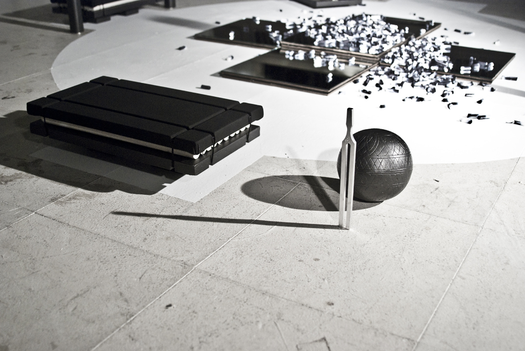 Lifanova Bench with ball andtunner small.jpg