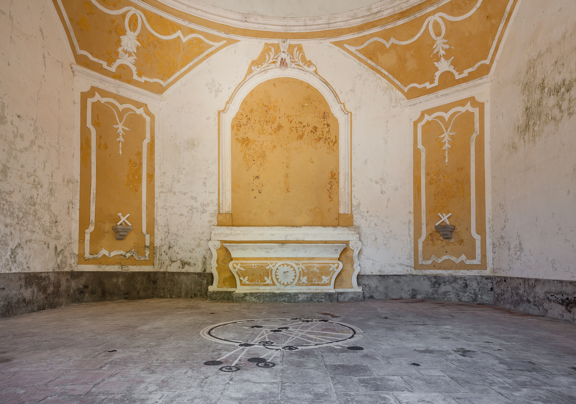   Idus Martiae movement diagram,  2016 &amp;  untitled (Chevaux de Frise),  2015 120  x 100 inches Sand and soil Igreja do Calvário, Marvão. Photo: Imagem Fixa 