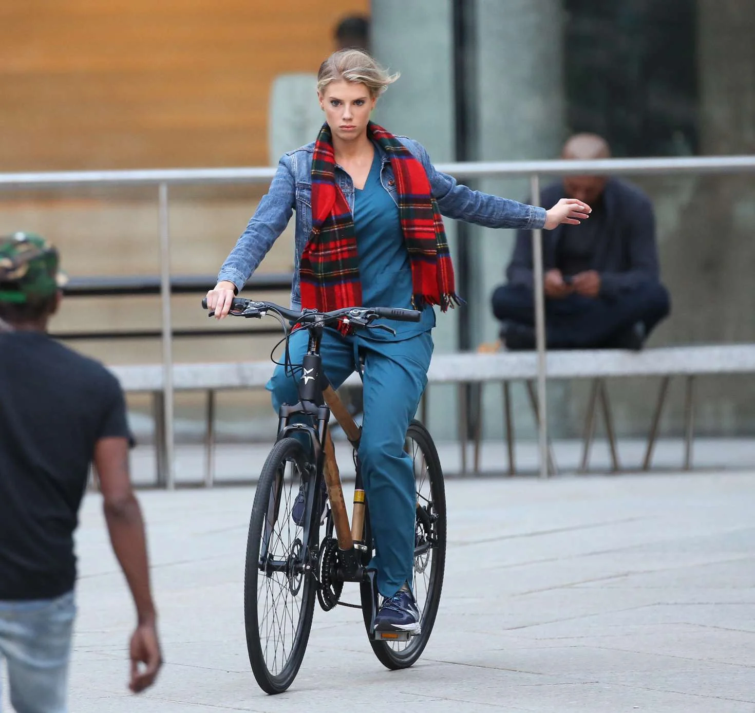 Charlotte-McKinney--On-the-set-of-Flatliners-greenstarbikes-36.jpg
