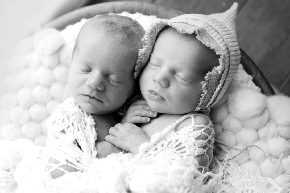 V KENDAL PHOTOGRAPHY-Los-Angeles-Newborn-Twins-Baby-Maternity-Santa Barbara 1472 copy.jpg