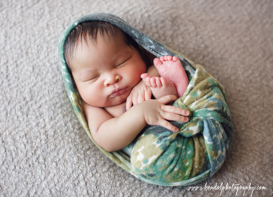 LOS-ANGELES-BABY-PHOTOS-MATERNITY-NEWBORN-PHOTOGRAPHY-VALERIE-KENDAL-V-KENDAL-PORTRAIT-STUDIO2778.JPG