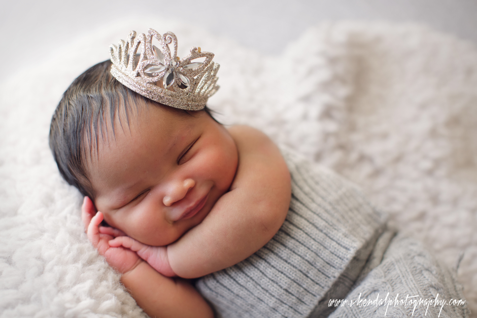 LOS-ANGELES-BABY-PHOTOS-MATERNITY-NEWBORN-PHOTOGRAPHY-VALERIE-KENDAL-V-KENDAL-PORTRAIT-STUDIO2793A.JPG