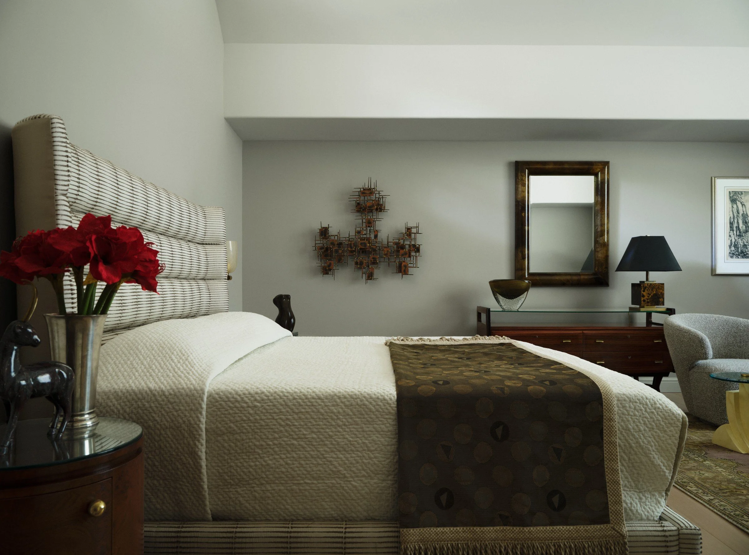 HeronHouse_Select-4-of-5_Primary-suite_Photo-Tim-Lenz_June-2026_email.jpg
