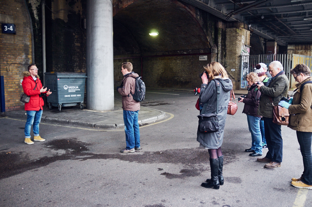 Andrew teaching - © Samantha Newson