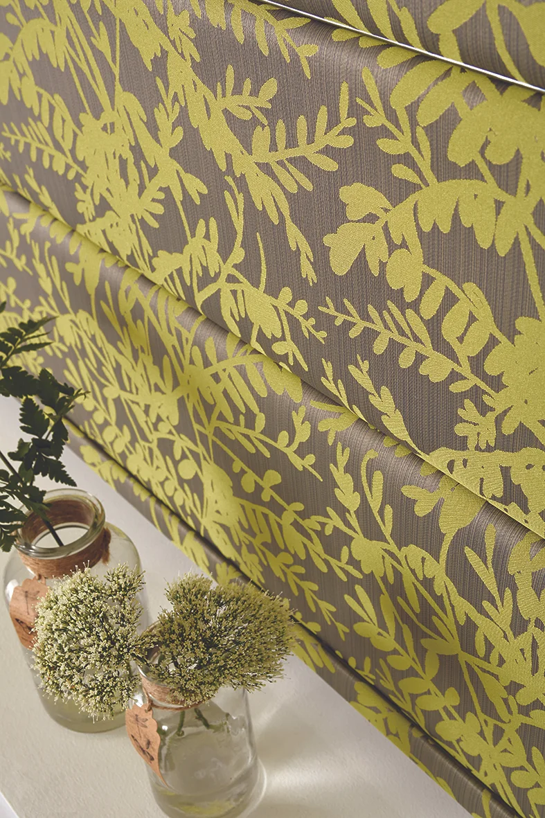 LL_Roman_Paradise_Chartreuse_Closed_Cameo1.jpg