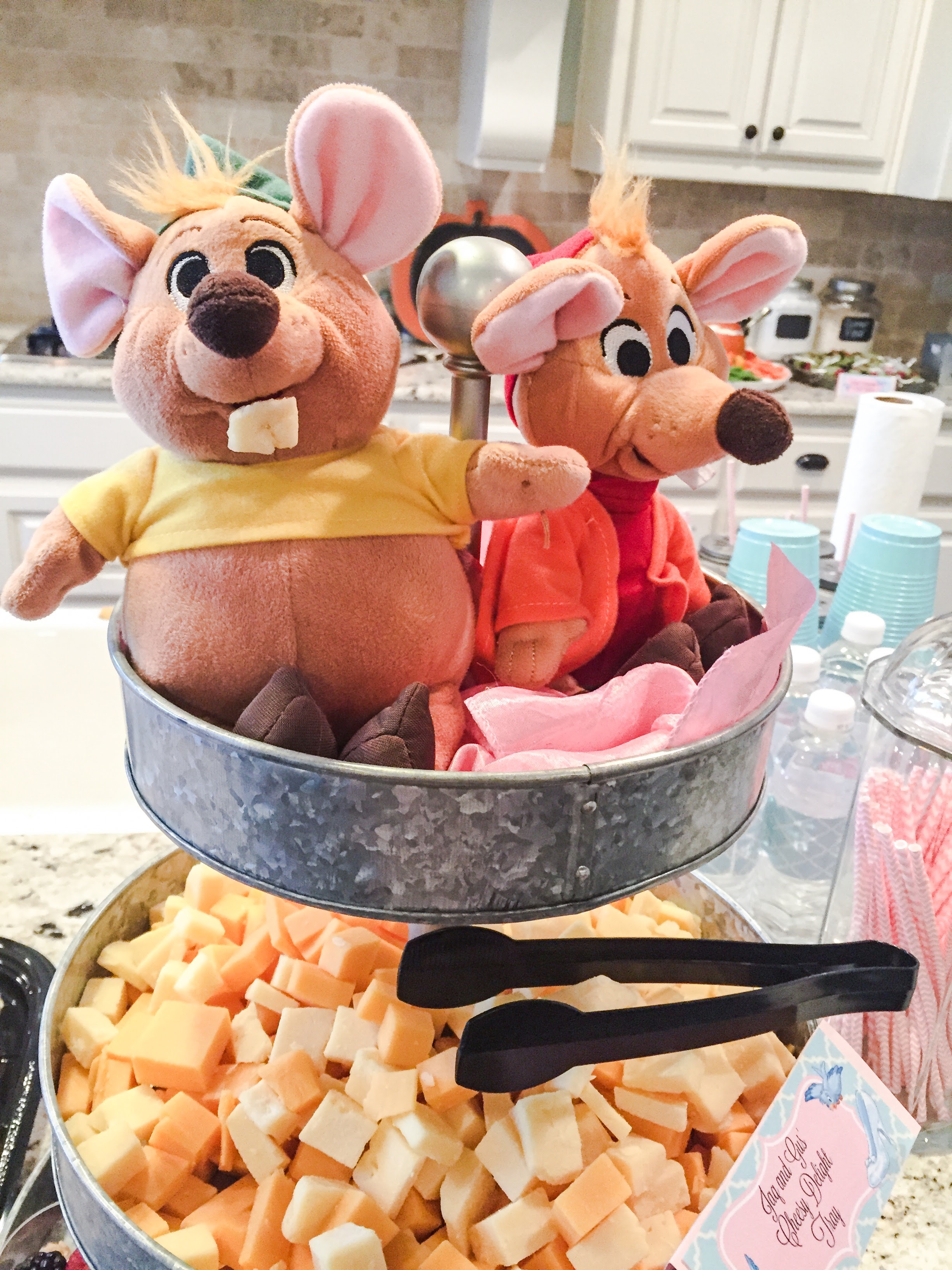 This was one of my favorite elements! I noticed after the party that my Father carefully pinned a cheese cube to Gus Gus' mouth!!!! 
