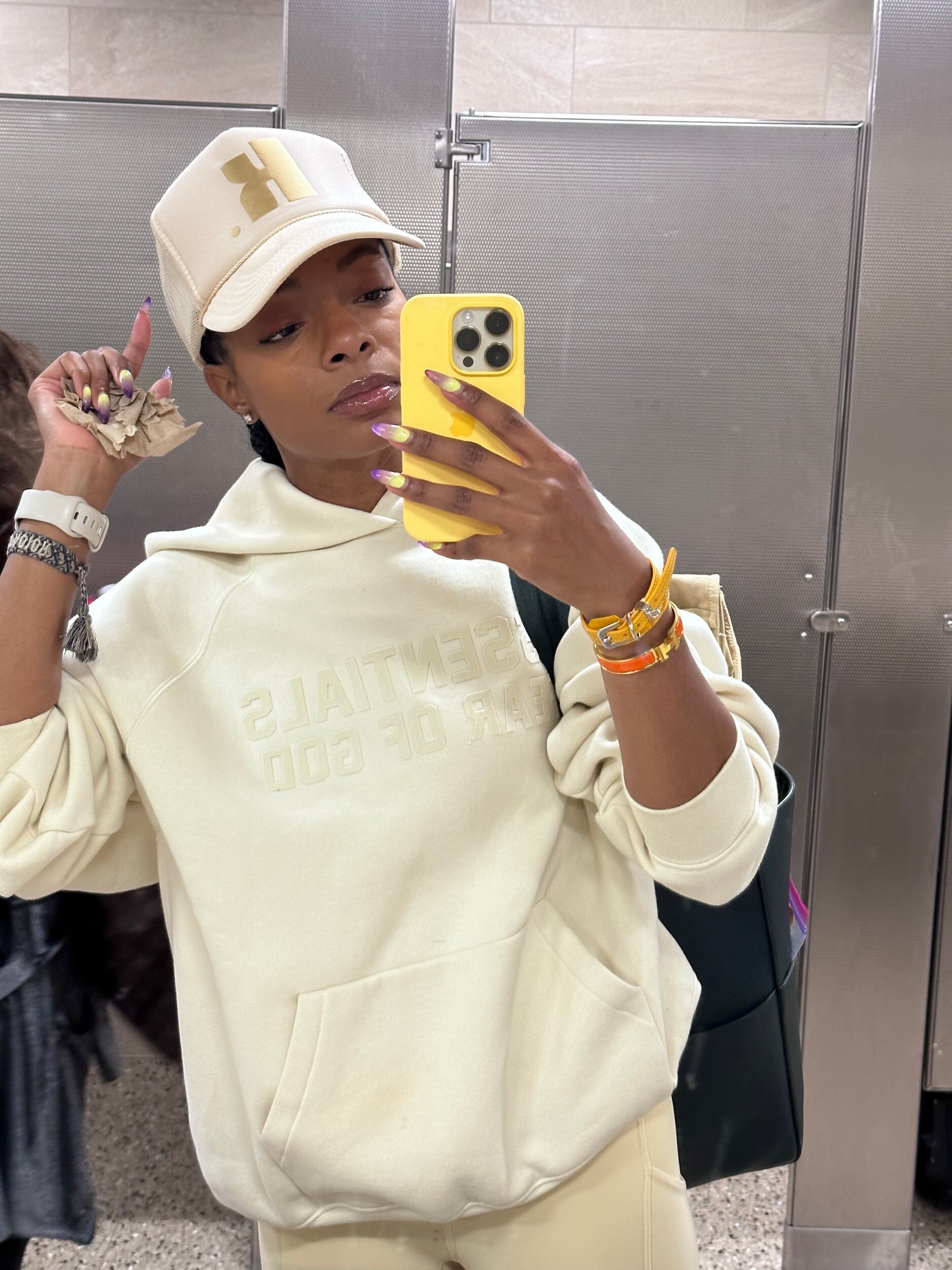 74C3B4E2-0921-4711-B3B2-6763627B72AC