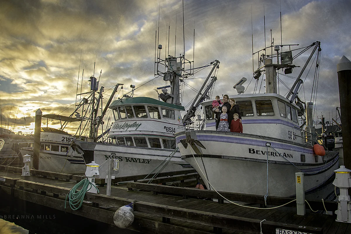 CordovaAlaskaChildandFamilyPhotographerBreannaMillsPhotography.jpg