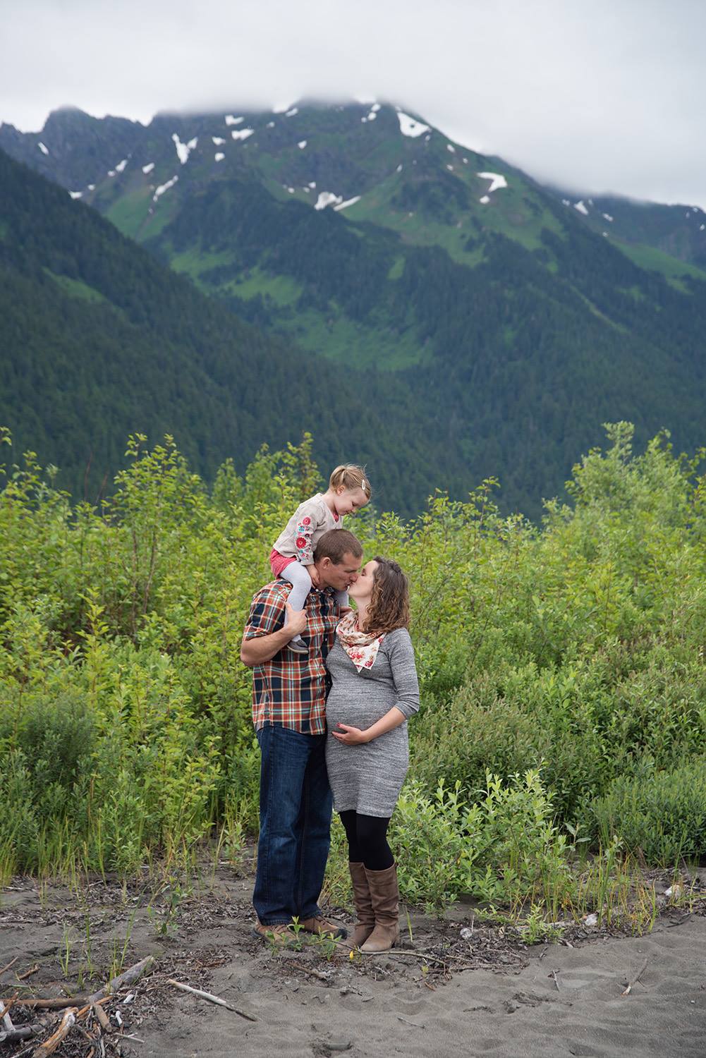 maternity couple family photographer in cordova alaska Breanna Mills Photography clark 2.jpg