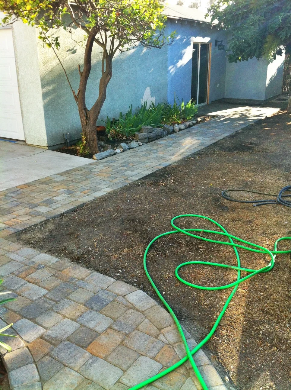 Paver walkway 035.jpg