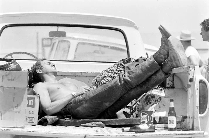 9Steve-McQueen-sleeping-in-the-back-of-his-pick-up-truck-CA-1963-John-Dominis