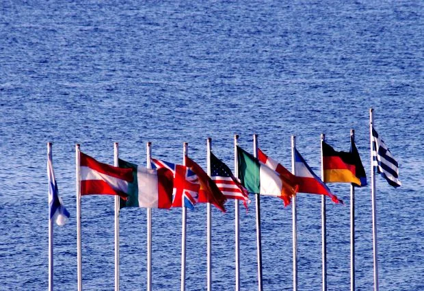 world-flags2.jpg