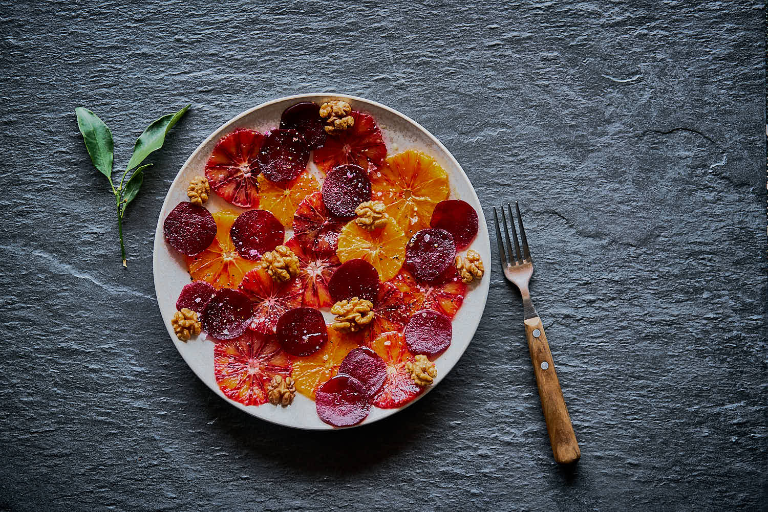 Orangen-Rote Beete-Carpaccio mit Walnüssen