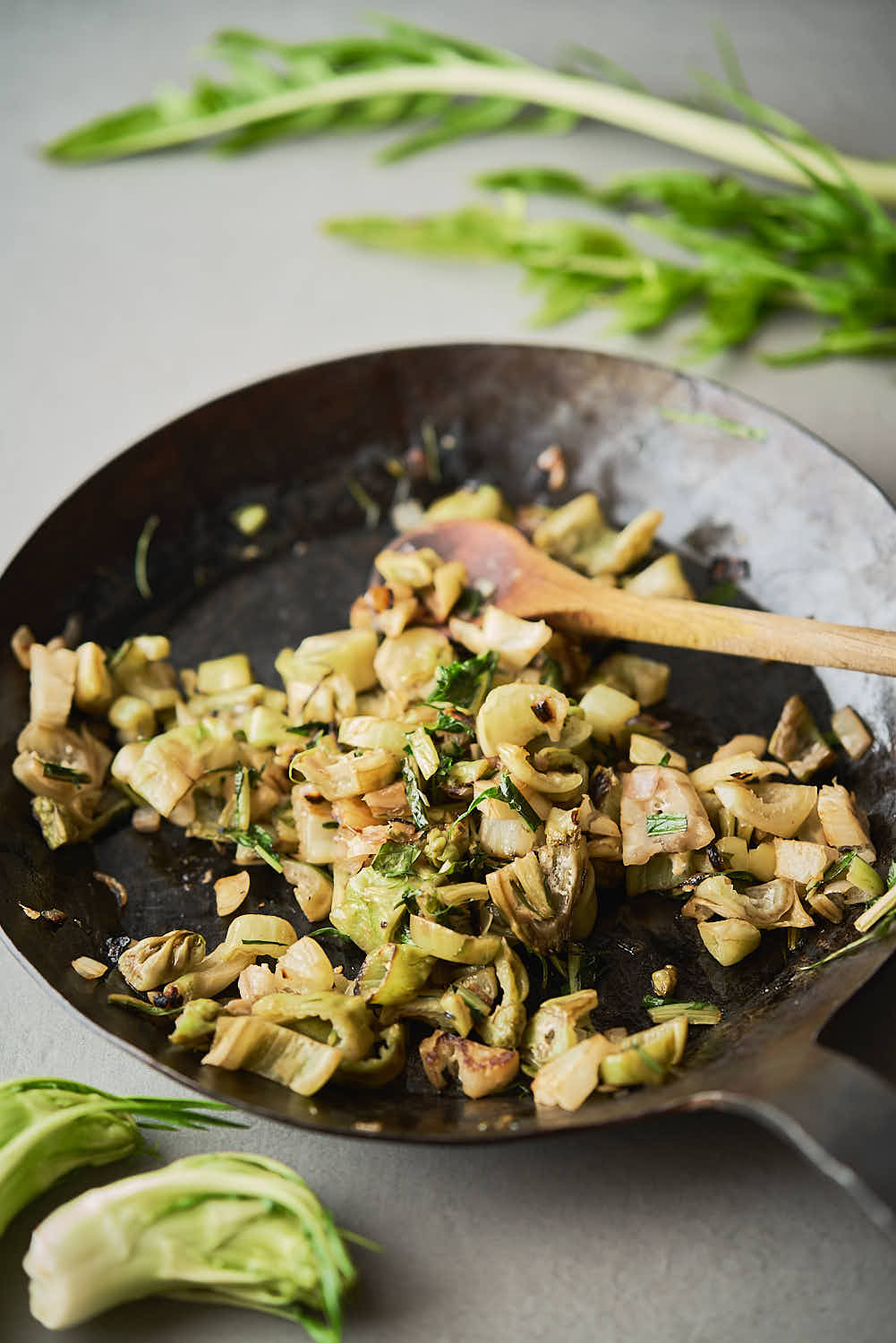 Gebratener Vulkanspargel - auch Spargel Chicorée oder Puntarelle genannt